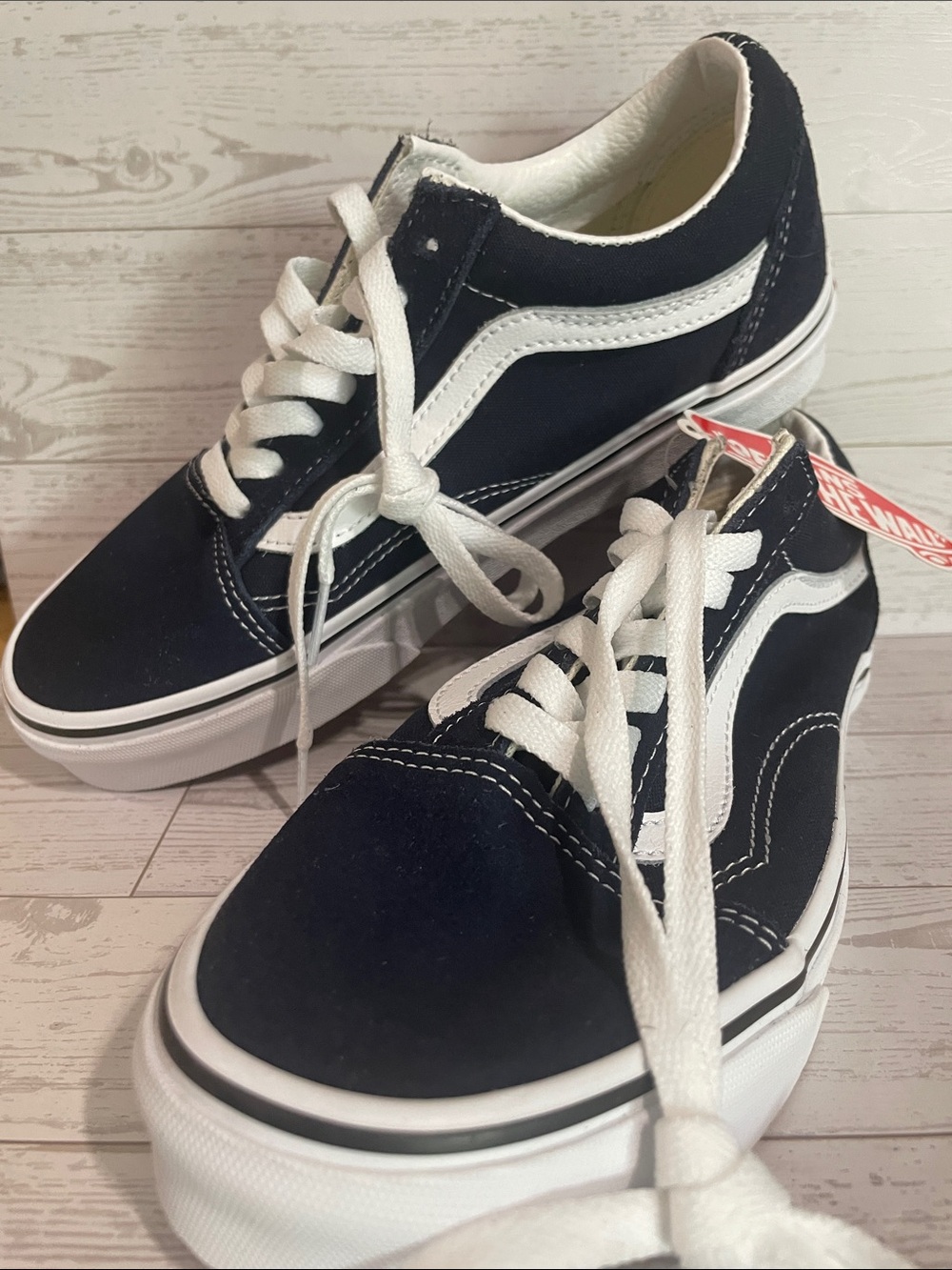 NWT Vans Navy and White Old Skool Low Top Sneakers - US Men 5/Women 6.5